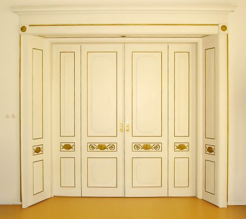 Profesion&aacute;ln&iacute; opravy dřevěn&yacute;ch dveř&iacute;